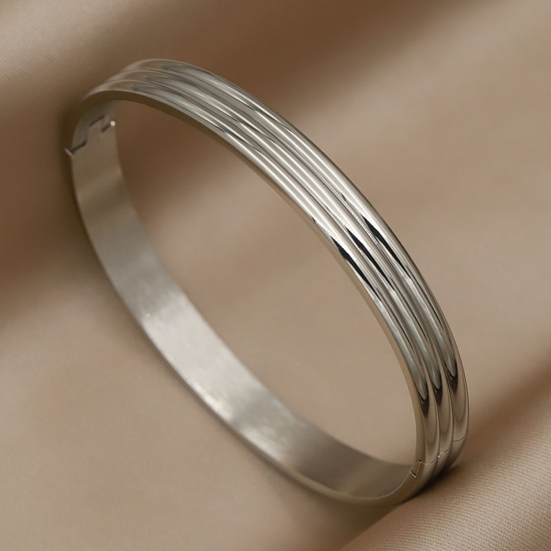 Stainless Steel 18K PVD Plated - огляд і ціна Men'S Accessories Jewelry Brands